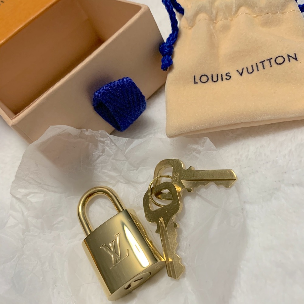 Authentic BRAND NEW Louis Vuitton Lock & Keys